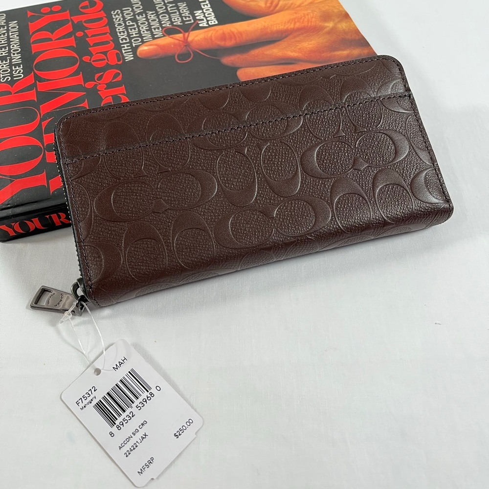 Coach NWT F75372 Signature Crossgrain Leather Accordion Wallet Brown